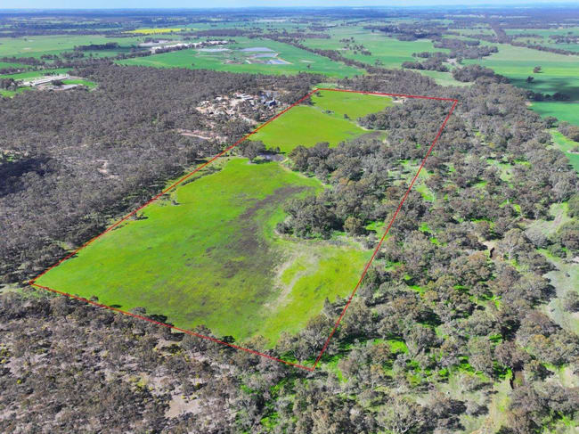 - Bendigo-Tennyson Road Huntly VIC 3551