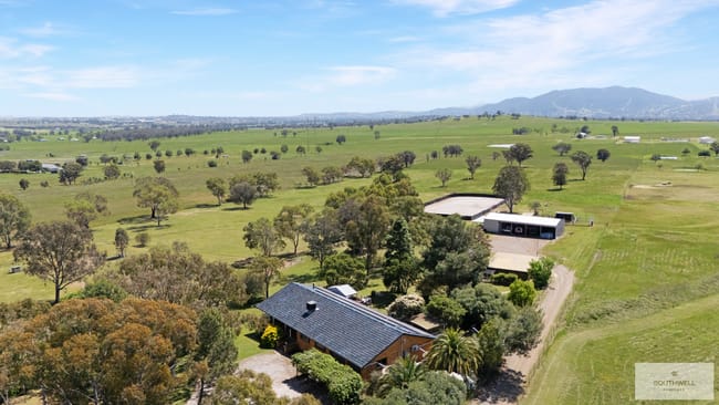 353 Whitehouse Lane Tamworth NSW 2340 353 Whitehouse Lane Tamworth NSW 2340
