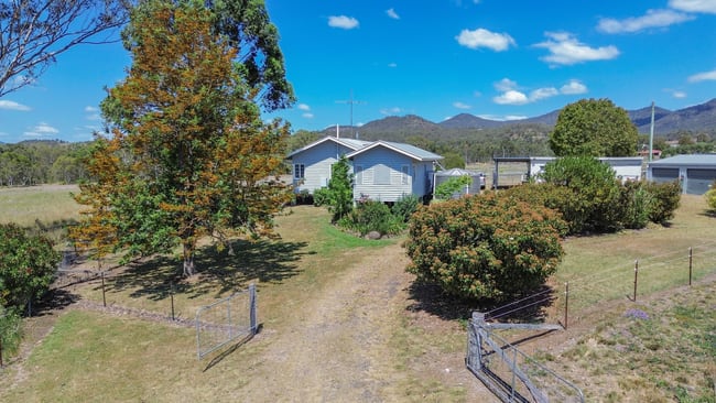 45 Richards Road Maryvale QLD 4370 45 Richards Road Maryvale QLD 4370