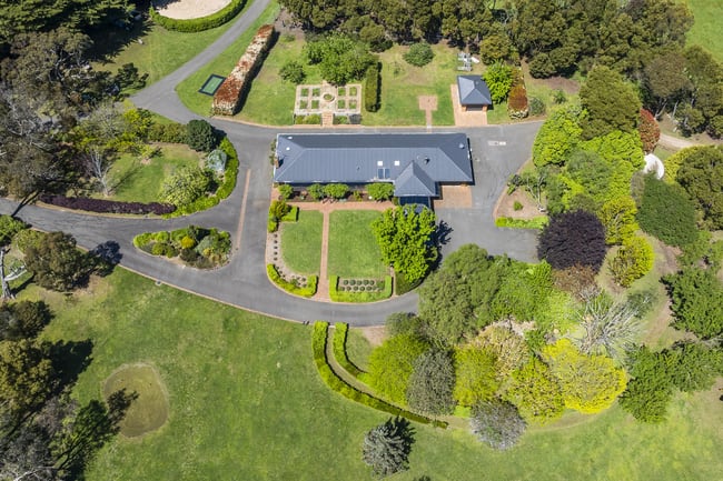 181 Black Forest Drive Macedon VIC 3440 181 Black Forest Drive Macedon VIC 3440