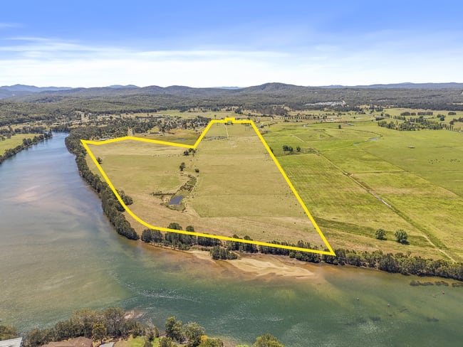8 Glenduart Grove Moruya NSW 2537 8 Glenduart Grove Moruya NSW 2537