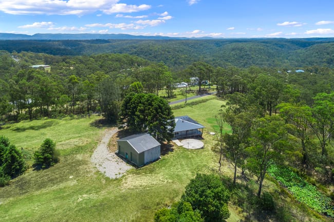 16 Carmichael Place East Kurrajong NSW 2758 16 Carmichael Place East Kurrajong NSW 2758