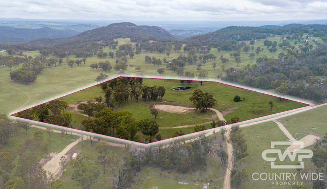 24 Cemetery Road Torrington NSW 2371