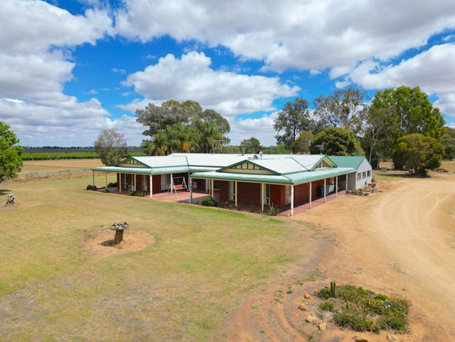 104 Barnes Road Cobram VIC 3644 104 Barnes Road Cobram VIC 3644