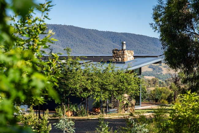 109 Switchback Road Mudgegonga VIC 3737