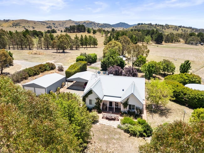 65 Badgery Road Burra NSW 2620