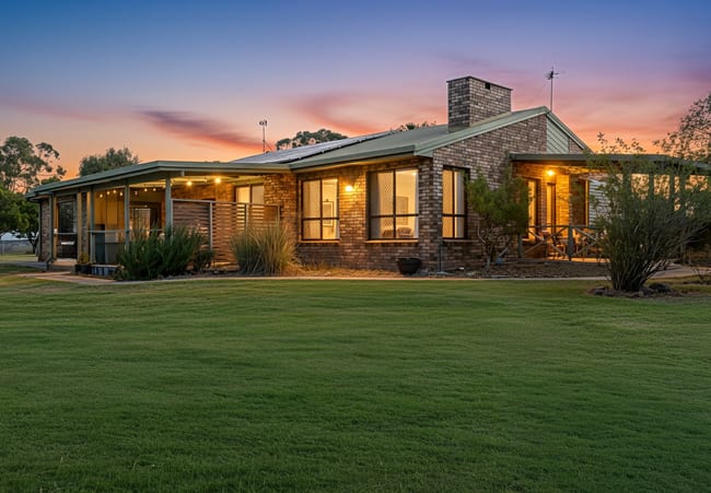 14255 Cunningham Highway Allan QLD 4370