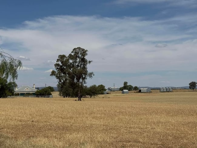 342 Olieview Road Parkes NSW 2870 342 Olieview Road Parkes NSW 2870