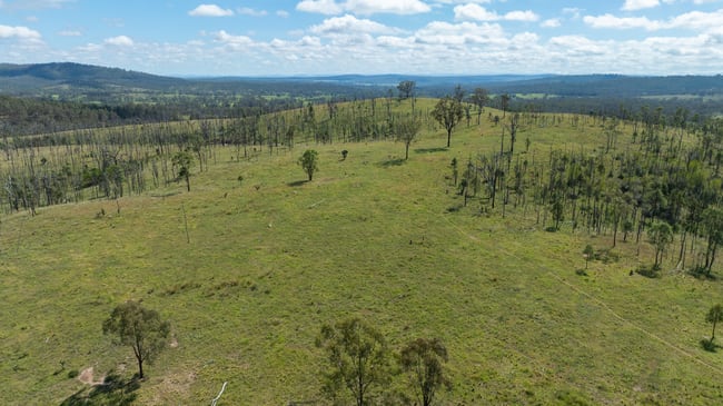 'Hutton' 295 Schnitzerling Road Thane QLD 4370 'Hutton' 295 Schnitzerling Road Thane QLD 4370