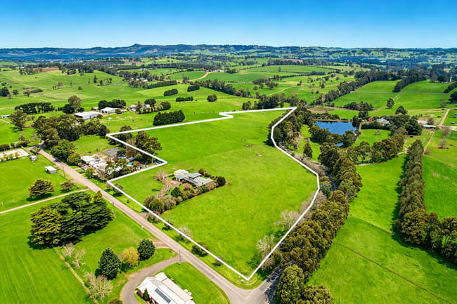266 Burnt Store Road Lardner VIC 3821 266 Burnt Store Road Lardner VIC 3821