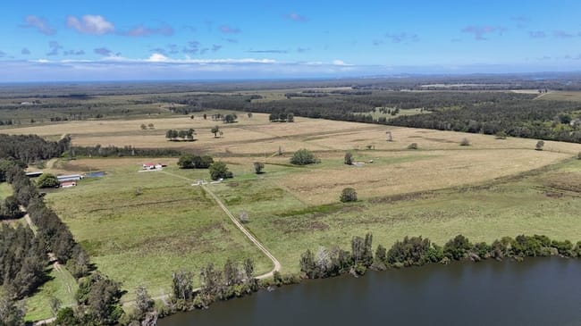 409 Mundays Lane Limeburners Creek NSW 2444 409 Mundays Lane Limeburners Creek NSW 2444