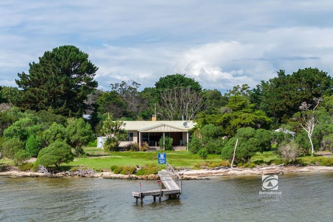 155 Gravelly Point Road Raymond Island VIC 3880 155 Gravelly Point Road Raymond Island VIC 3880