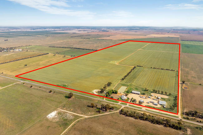 220 Loddon West Road Fernihurst VIC 3518 220 Loddon West Road Fernihurst VIC 3518