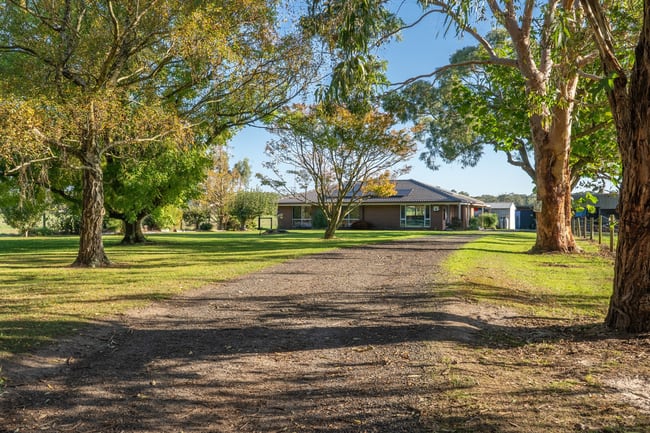 35 Whitelaws Track Leongatha South VIC 3953 35 Whitelaws Track Leongatha South VIC 3953