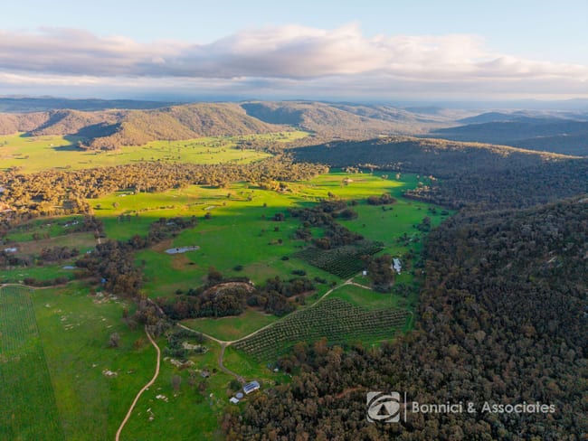 117 Sugarloaf Lane Beechworth VIC 3747 117 Sugarloaf Lane Beechworth VIC 3747