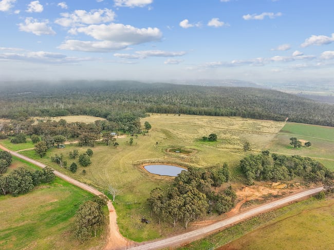 22 Cainbil Road Coolah NSW 2843 22 Cainbil Road Coolah NSW 2843
