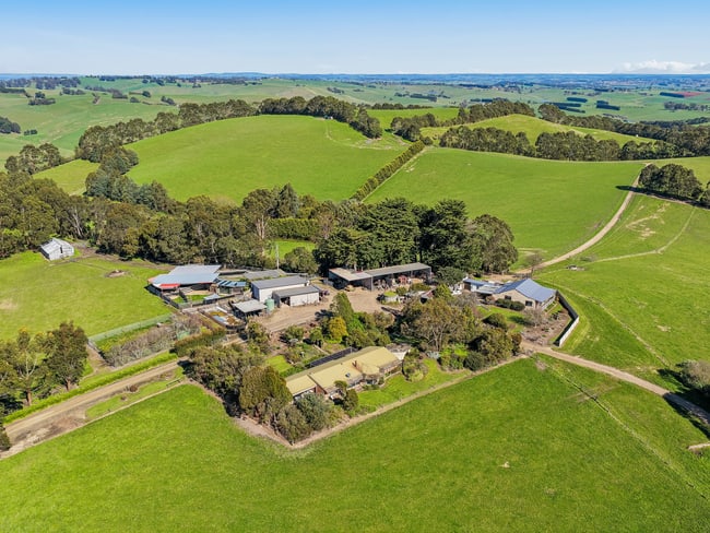 395 Holmes Road Berrys Creek VIC 3953 395 Holmes Road Berrys Creek VIC 3953