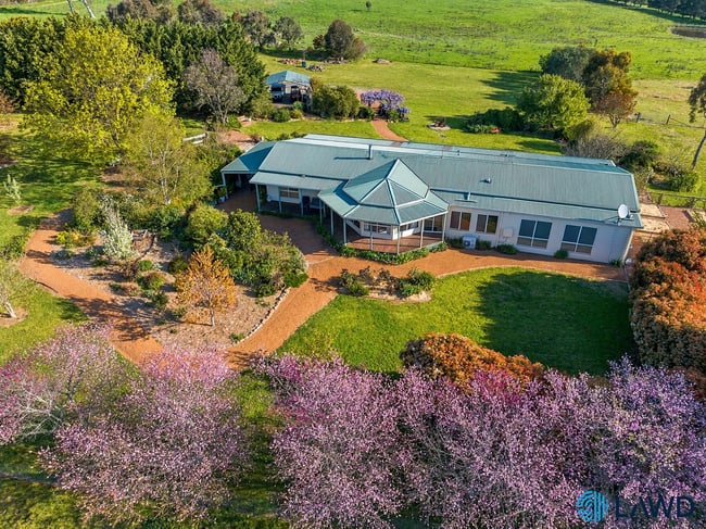 24 Blue Hills Lane Murrumbateman NSW 2582 24 Blue Hills Lane Murrumbateman NSW 2582