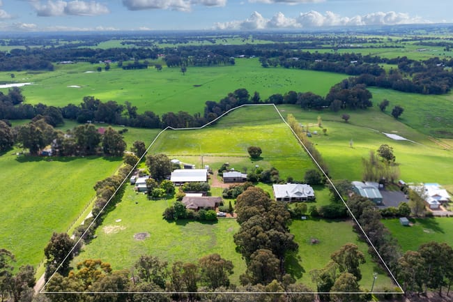58 Orchard Road Burekup WA 6227
