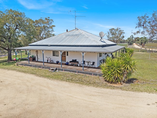 94 Halls Lane Bukkulla NSW 2360 94 Halls Lane Bukkulla NSW 2360