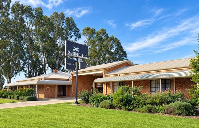 327-331 Victoria Street Deniliquin NSW 2710 327-331 Victoria Street Deniliquin NSW 2710