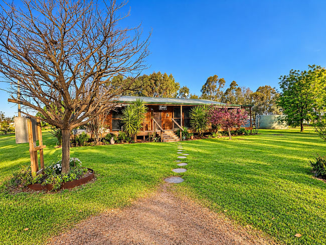 'Jonree' 31 Hogans Lane Deniliquin NSW 2710 'Jonree' 31 Hogans Lane Deniliquin NSW 2710