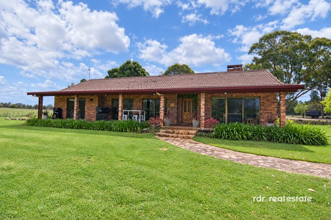42 McNeils Road Inverell NSW 2360 42 McNeils Road Inverell NSW 2360