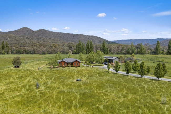 378 Howes Creek Road Goughs Bay VIC 3723 378 Howes Creek Road Goughs Bay VIC 3723