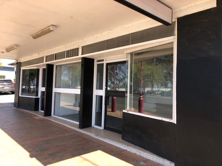 Click to view all images 61 Meroo Street Bomaderry NSW 2541 - Image 3