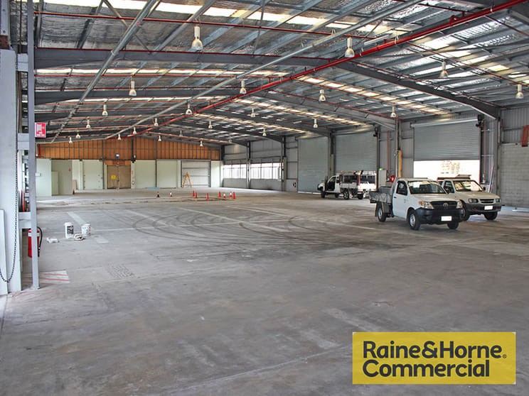 Click to view all images Kedron QLD 4031 - Image 2