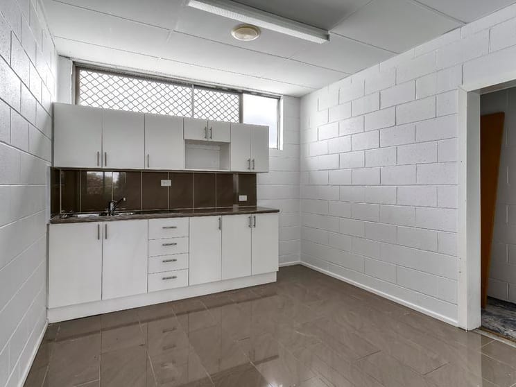 Click to view all images Unit A/14 Milsom Street Coorparoo QLD 4151 - Image 3