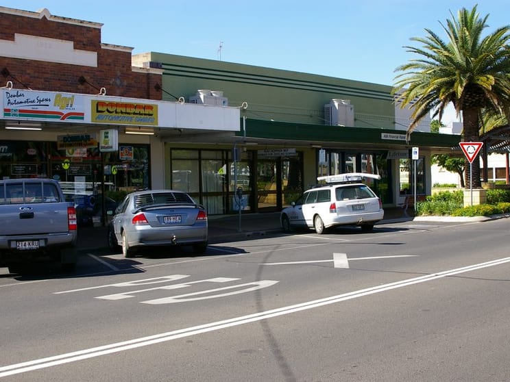 Click to view all images 14 Cunningham Street Dalby QLD 4405 - Image 2