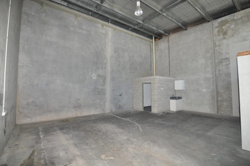 Click to view all images Unit 1, 58 Keane Street Currajong QLD 4812 - Image 3