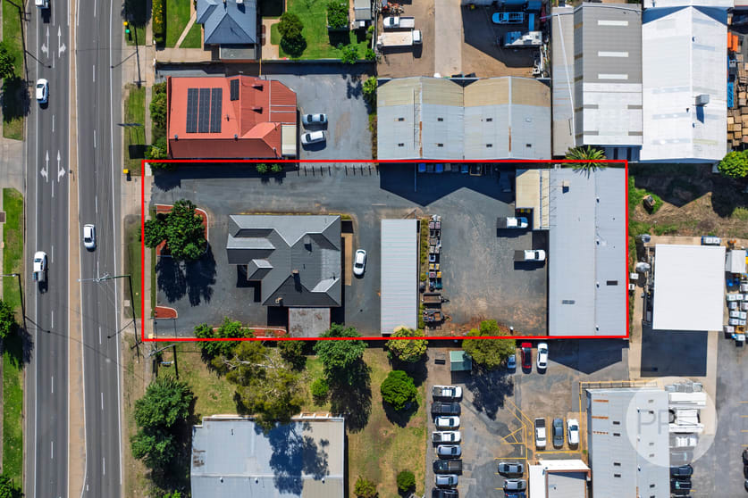 22-22A Hammond Avenue Wagga Wagga NSW 2650 - Image 1
