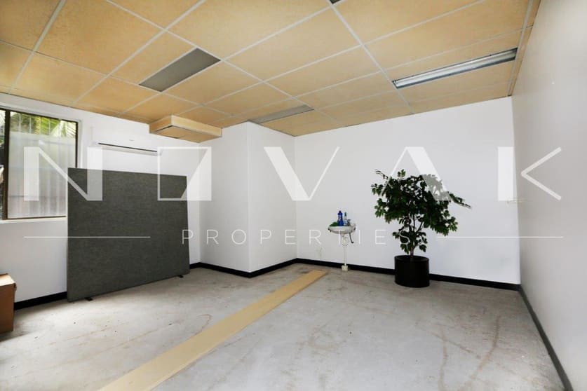 Click to view all images 10/23 Oaks Avenue Dee Why NSW 2099 - Image 2