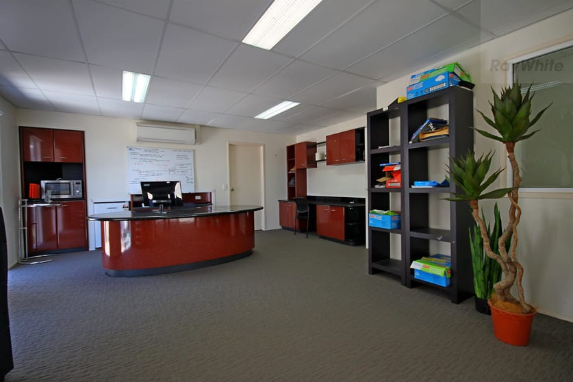 Click to view all images 19 Leda Drive Burleigh Heads QLD 4220 - Image 3