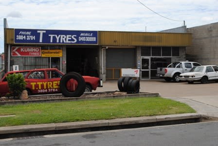 Click to view all images Unit 2/47 Kenway Drive Underwood QLD 4119 - Image 2