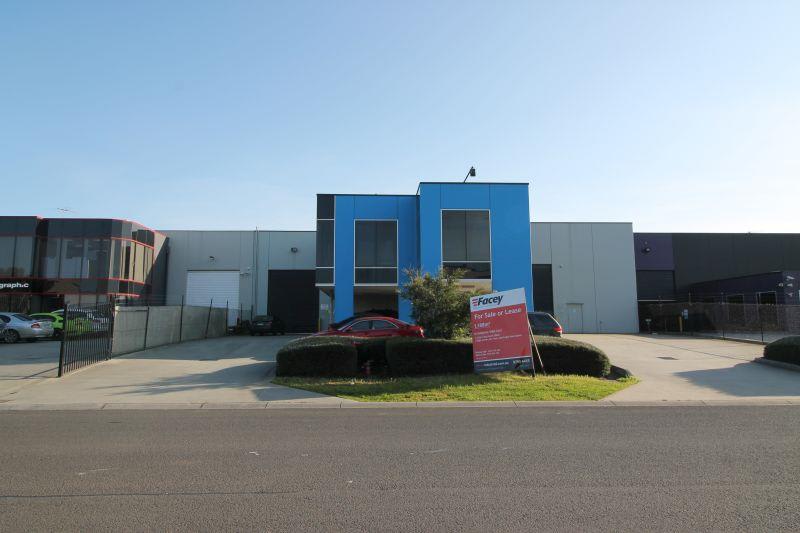 Click to view all images 33 Marni Street Dandenong VIC 3175 - Image 1