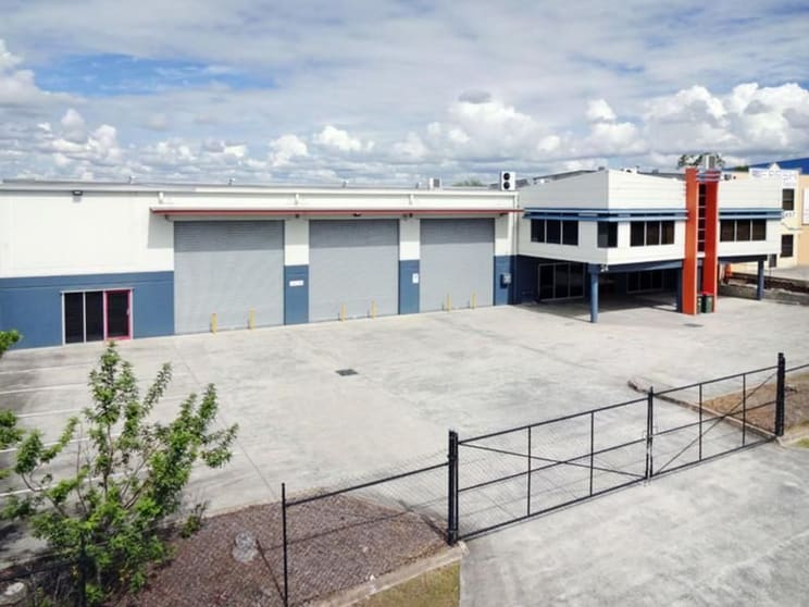 Click to view all images 24 Sudbury Street Darra QLD 4076 - Image 2