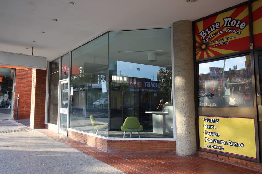 Click to view all images 11 Wells Street Frankston VIC 3199 - Image 2