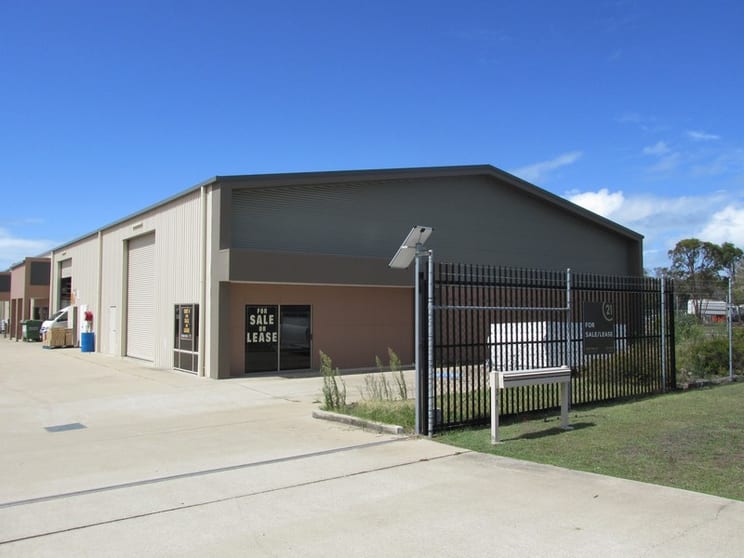 Click to view all images 4/21 Southern Cross Circuit Urangan QLD 4655 - Image 1