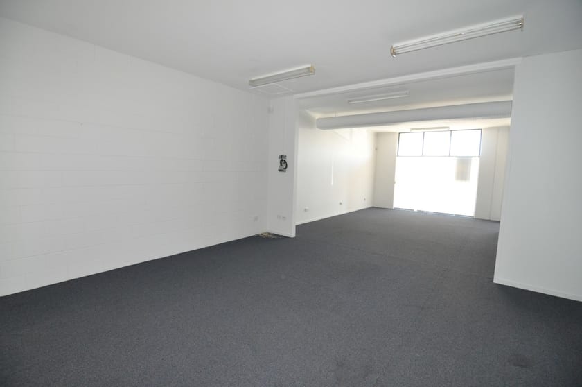 Click to view all images 3/264 Woolcock Street Currajong QLD 4812 - Image 2