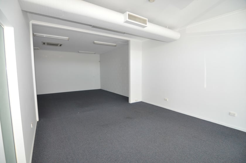 Click to view all images 3/264 Woolcock Street Currajong QLD 4812 - Image 3