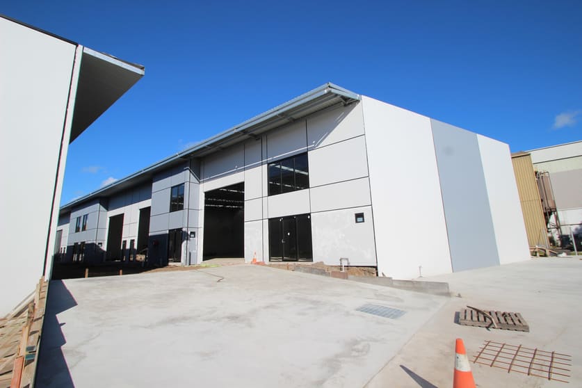 Click to view all images 8-10/24 Rivulet Crescent Albion Park Rail NSW 2527 - Image 3