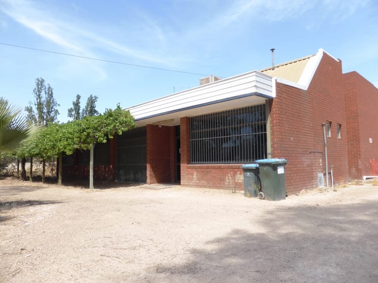 Click to view all images 31-37 The Crescent Mildura VIC 3500 - Image 1