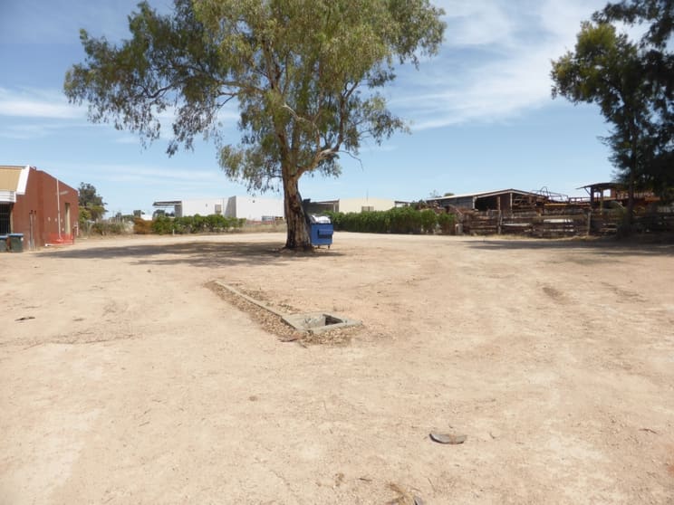 Click to view all images 31-37 The Crescent Mildura VIC 3500 - Image 2
