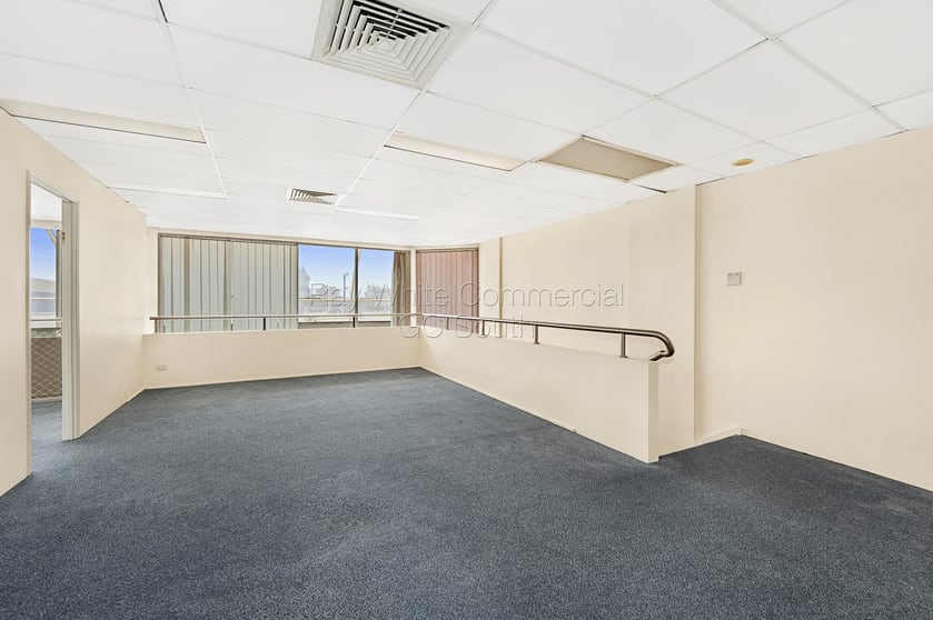 Click to view all images 33/1176 Gold Coast Highway Palm Beach QLD 4221 - Image 3