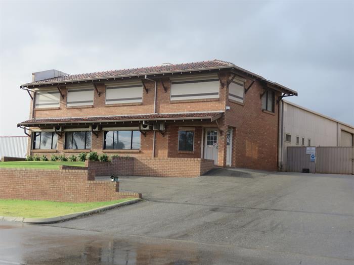Click to view all images 50 Clavering Road Bayswater WA 6053 - Image 1