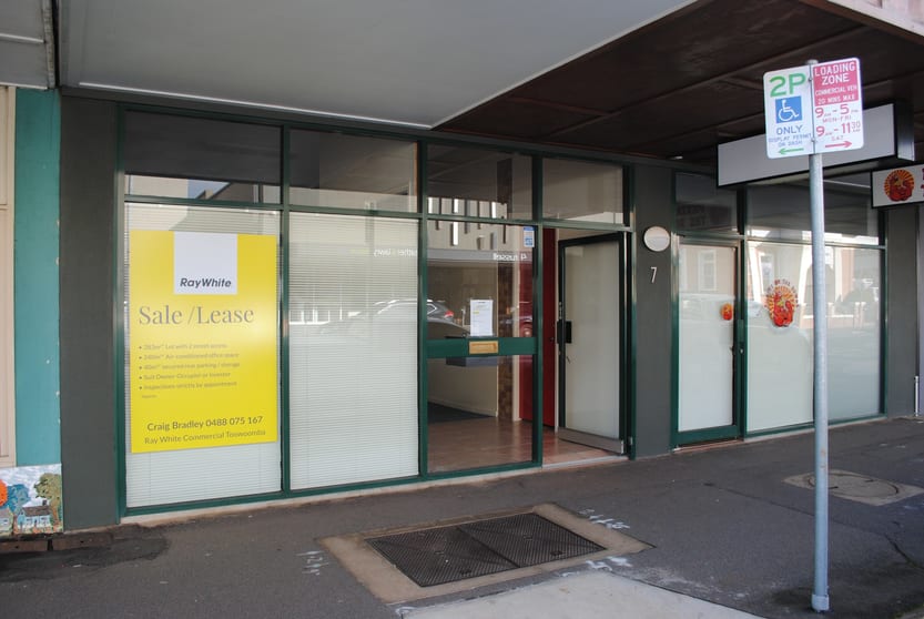 Click to view all images 7 Russell Street Toowoomba City QLD 4350 - Image 1