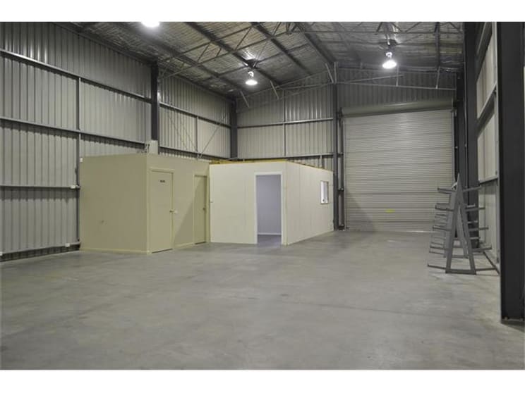 Click to view all images (Unit 1)/45 Sandringham Avenue Thornton NSW 2322 - Image 2